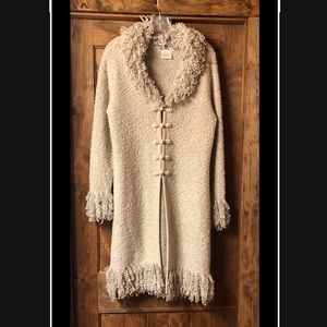 BEAUTIFUL Beige-ish/Cream Long Sweater Coat with Cream/Black Fringe - Medium